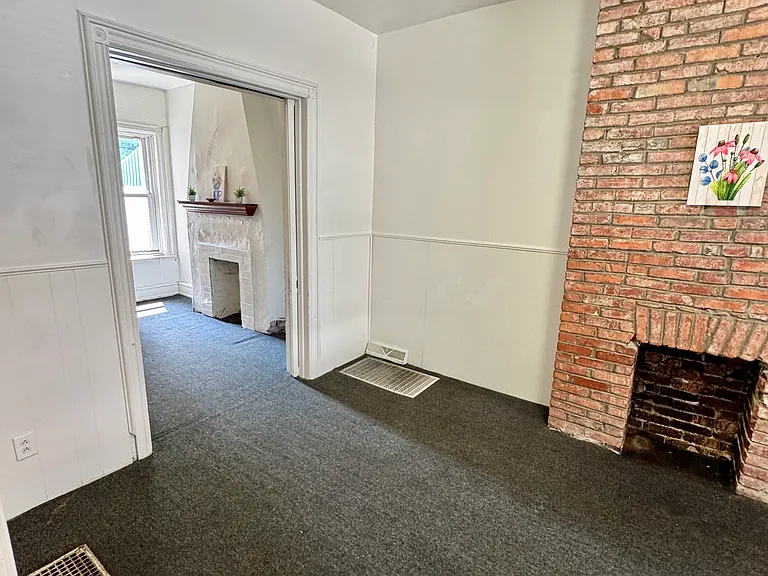 354 Ophelia St — Photo 5
