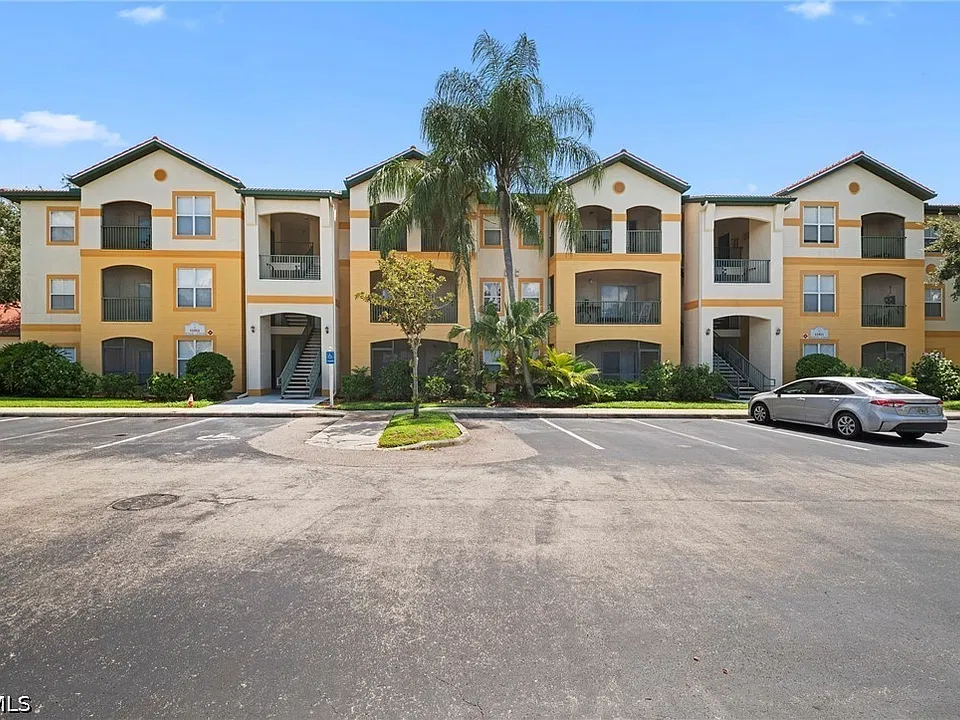11511 Villa Grand #520