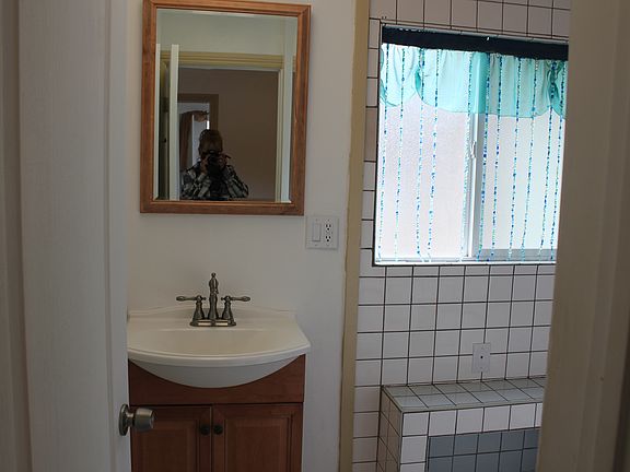 2nd image of 254 Dixie Lee Ln