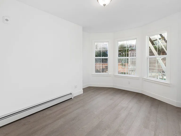 1555 Oak St #850R — Photo 13