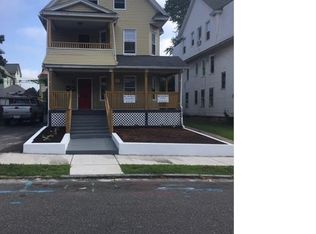 31 Ledyard St, Springfield, MA 01104