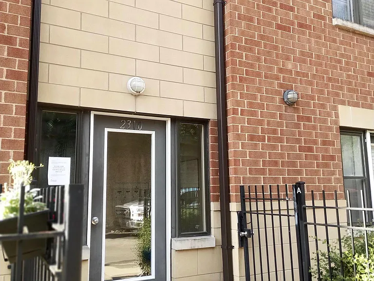 2310 W Bloomingdale Ave — Photo 12