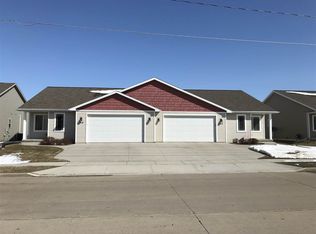 512 W Elm Dr, Little Chute, WI 54140