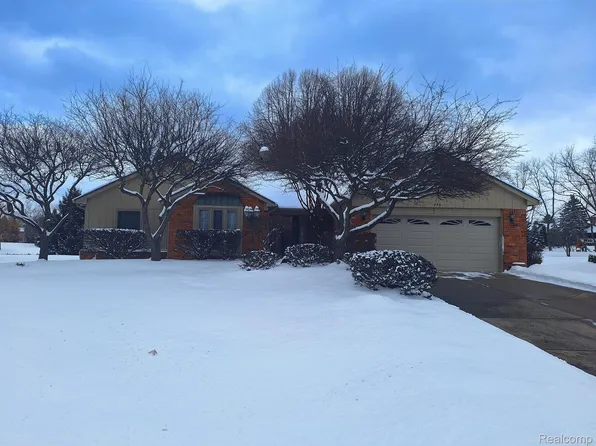 866 Timberline Dr, Rochester Hills, MI 48309