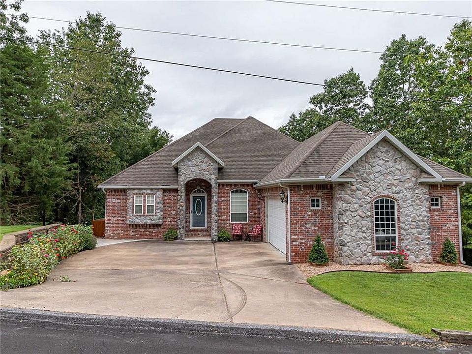 1st image of 25 Scalloway Dr