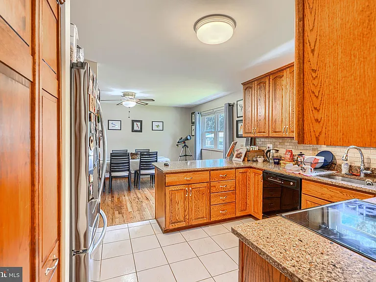 280 Mackintosh Dr — Photo 10