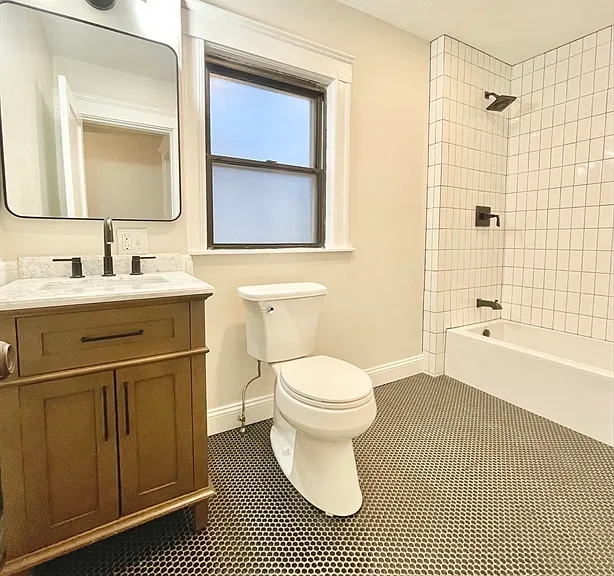 125 Wilmington Ave — Photo 7