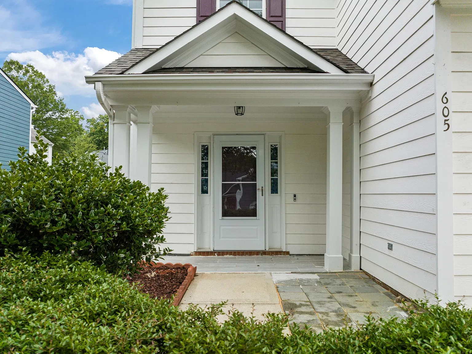 4 bed, 2.5 bath, 2035 sqft, $2,295 — Photo 2