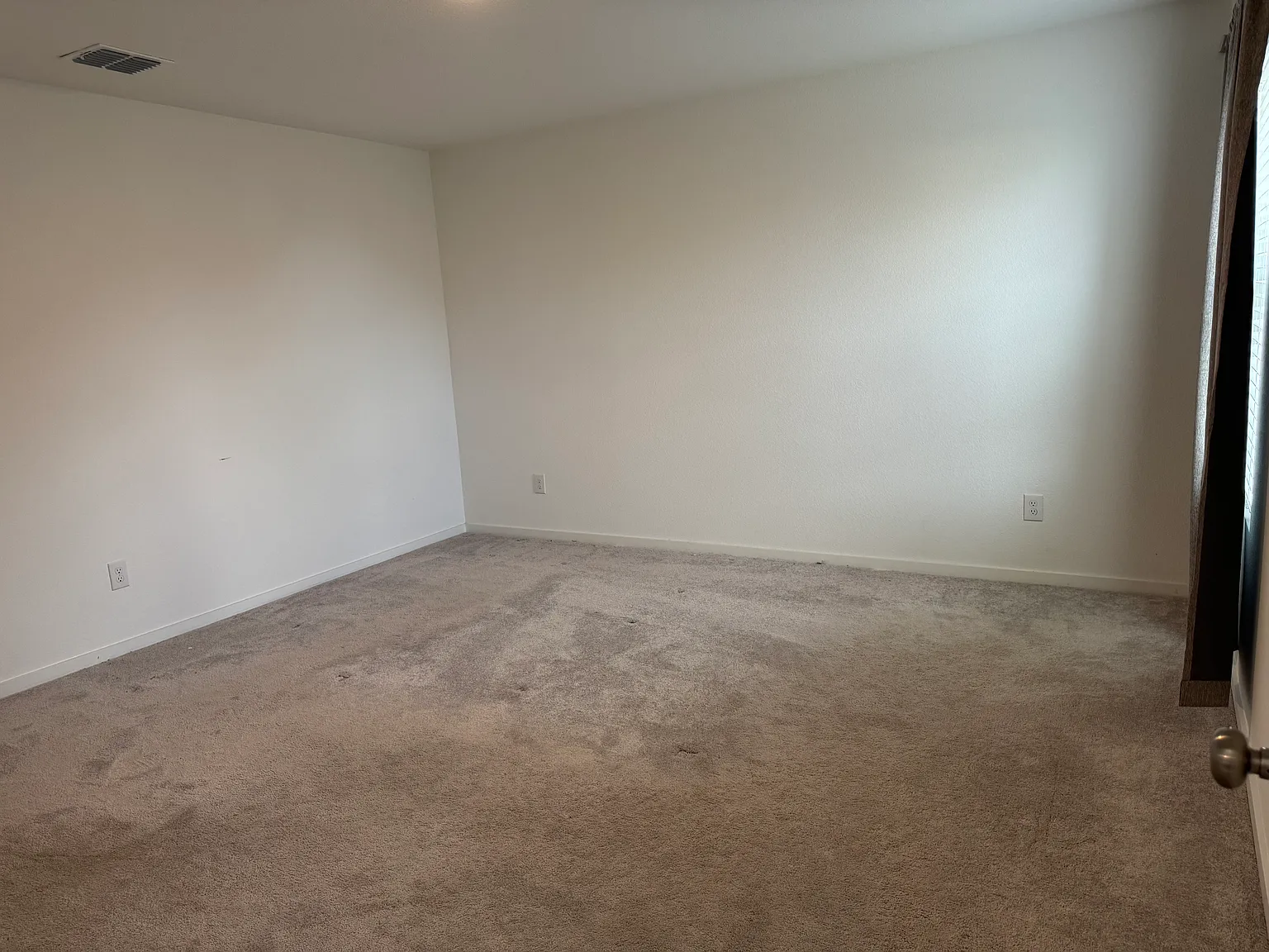 3 bed, 1464 sqft, $1,900 — Photo 3