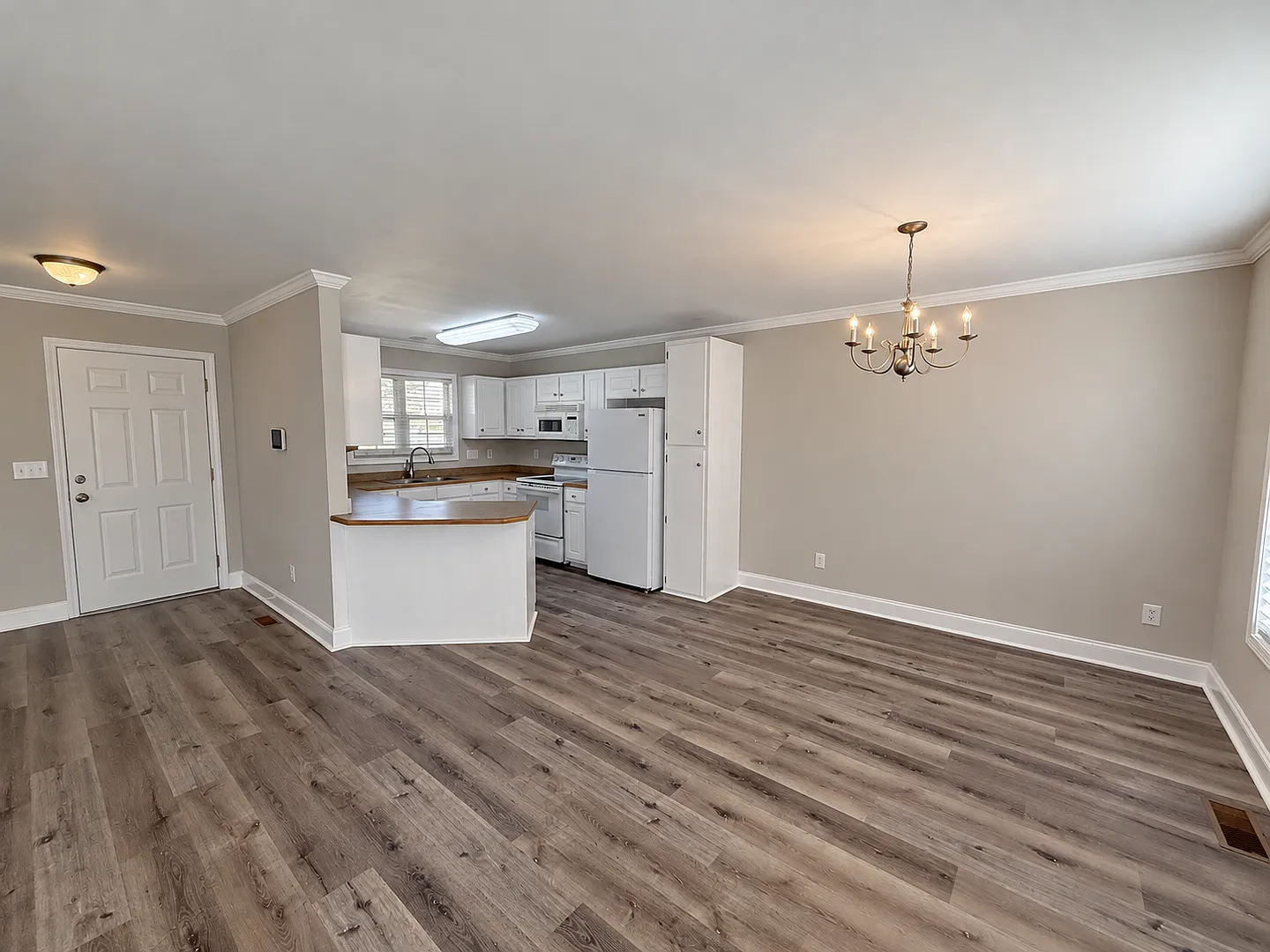 Three bedroom, 2 bath house in Graham — Photo 2