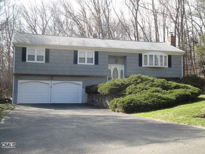 231 Beacon Hill Rd, Trumbull, CT, 06611