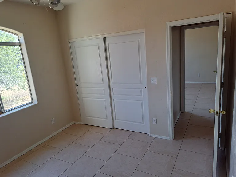 456 E 10th Dr — Photo 12