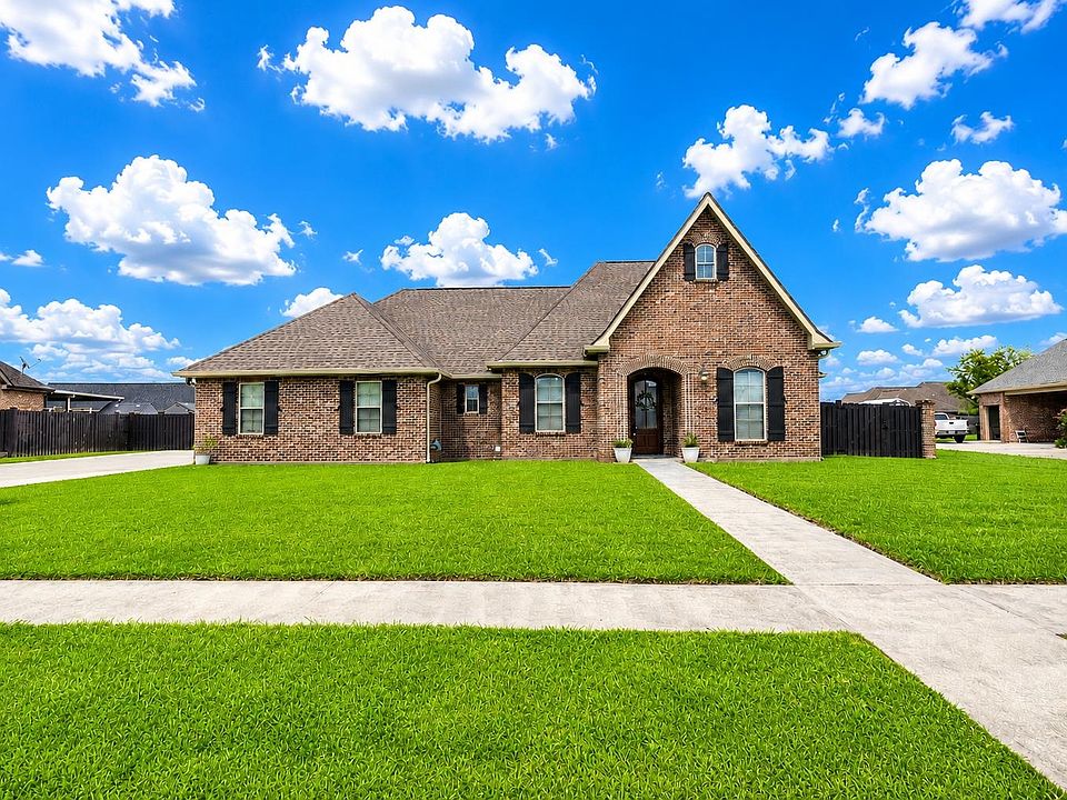 1st image of 211 Pearl Margaret Dr
