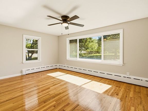 5th image of 125 Davis Rd