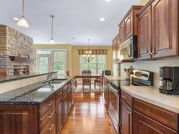 2nd image of 3066 Park West Ct