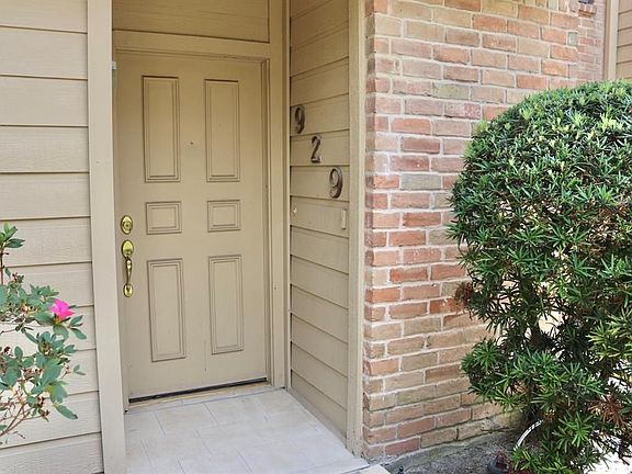 5th image of 929 Memorial Village Dr #21