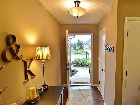 3rd image of 376 Rockwell Ave