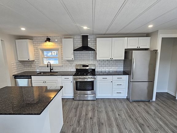 2nd image of 75 Ashley Ln