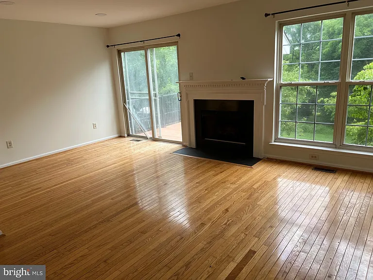 121 Lewisville Ct — Photo 9