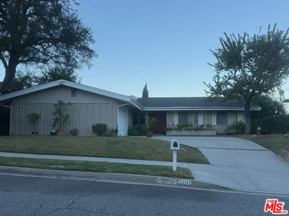 22345 De Kalb Dr, Calabasas, CA 91302