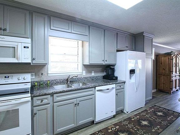 3rd image of 624 Omaha Dr