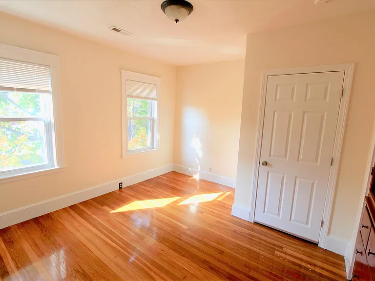 15 Taylor St #RIGHT — Photo 9