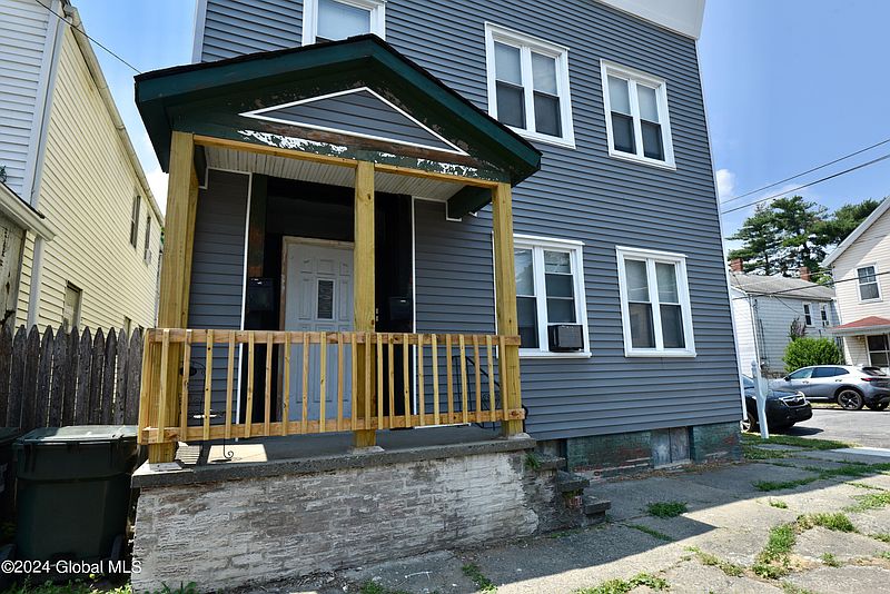 3rd image of 25 James Street
