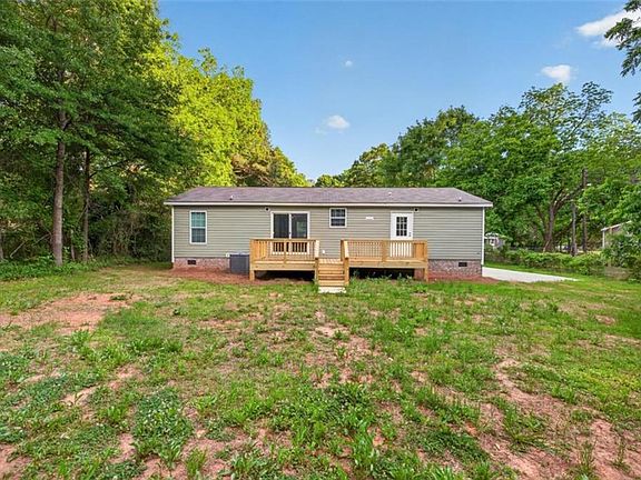 4th image of 741 Thompson Ln