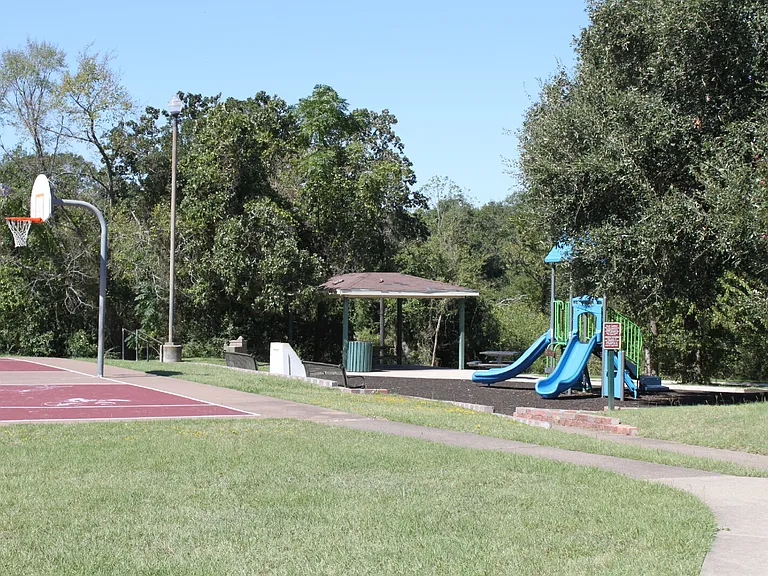 2403 Bosque Dr #B — Photo 13