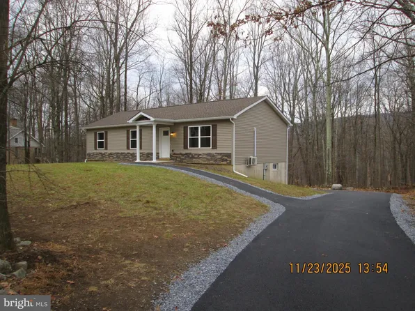 380 Gallery Ln, Mount Bethel, PA 18343