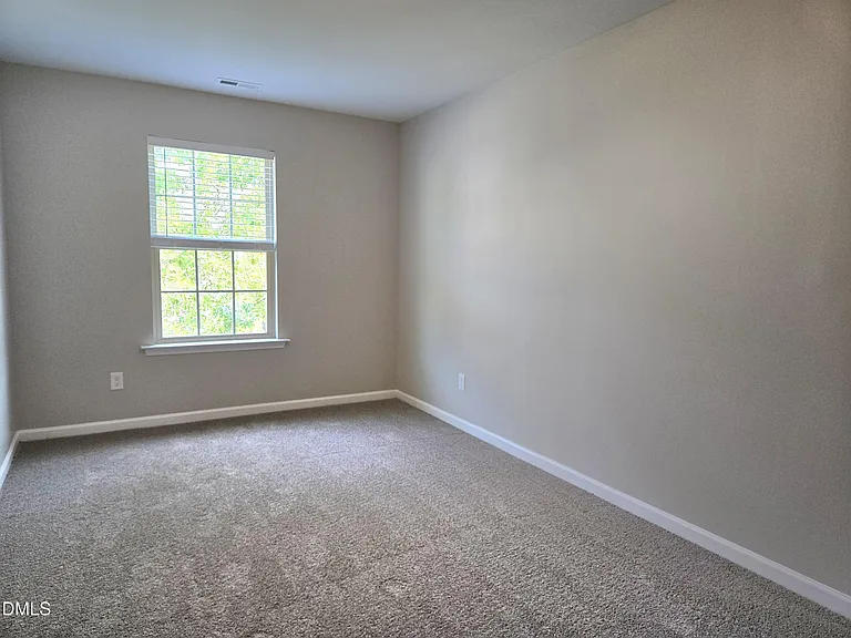 72 E Grove Point Dr — Photo 15