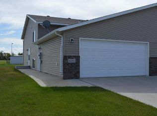 6261 35th St S, Fargo, ND 58104