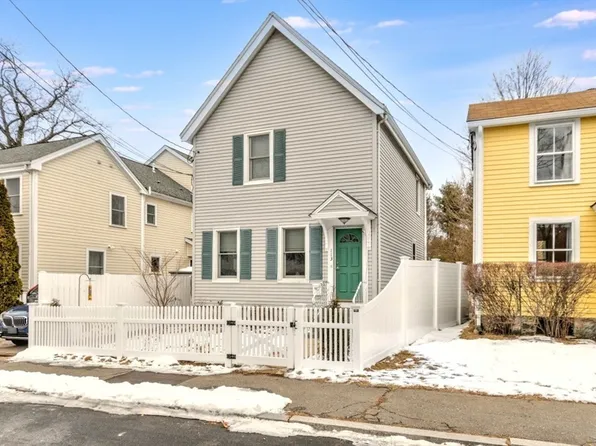 113 Edinboro St, Newton, MA 02460