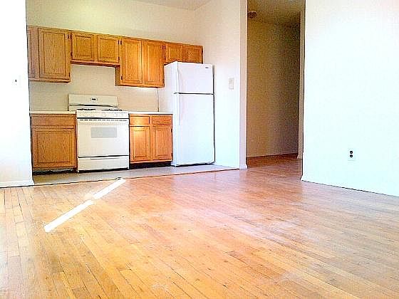 2nd image of 3200 Broadway APT 6A