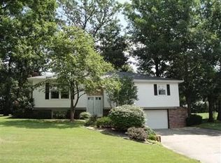 323 Elm Tree Dr, Jefferson City, MO 65109