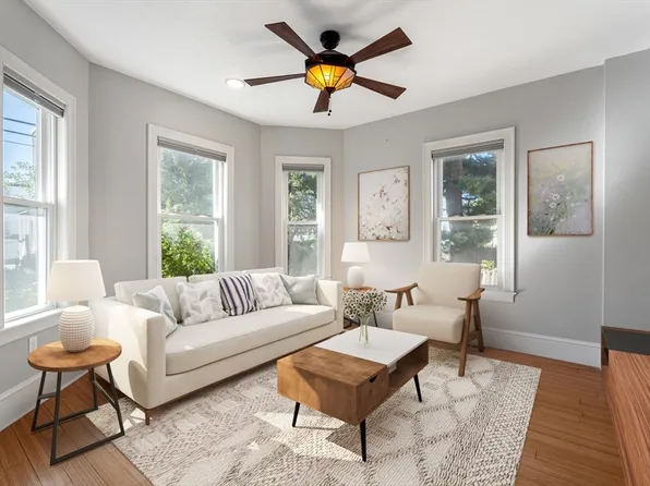 17 York Pl #1, Cambridge, MA 02141