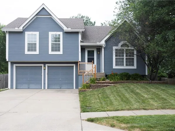 406 Fletcher Dr, Smithville, MO 64089