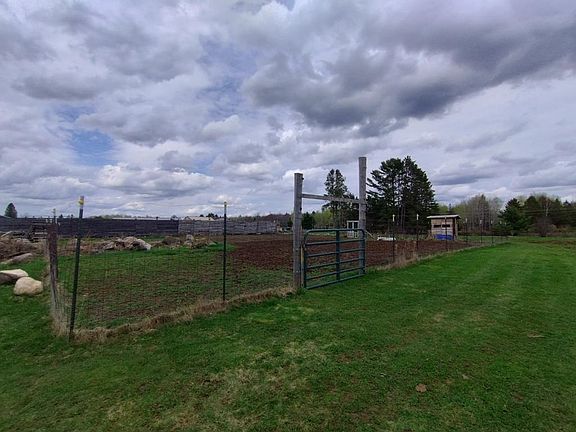 4th image of 12279 Stangle Rd