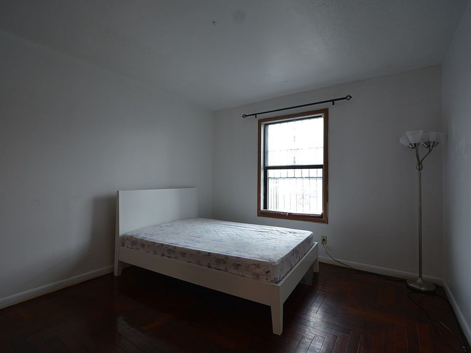 1st image of 818 Willoughby Ave #2