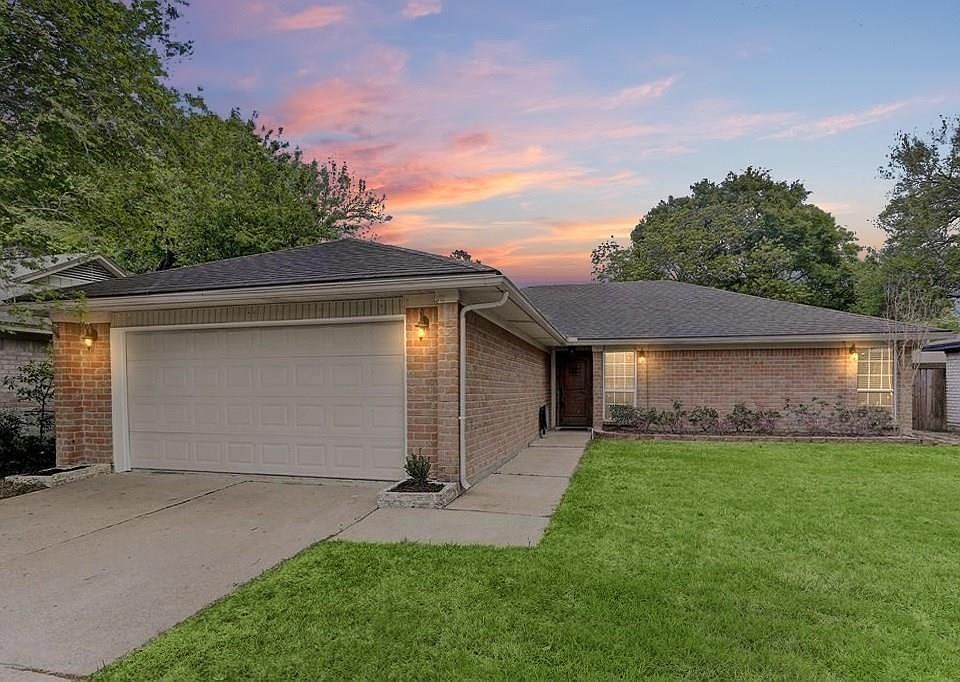 1st image of 15638 Pagehurst Dr
