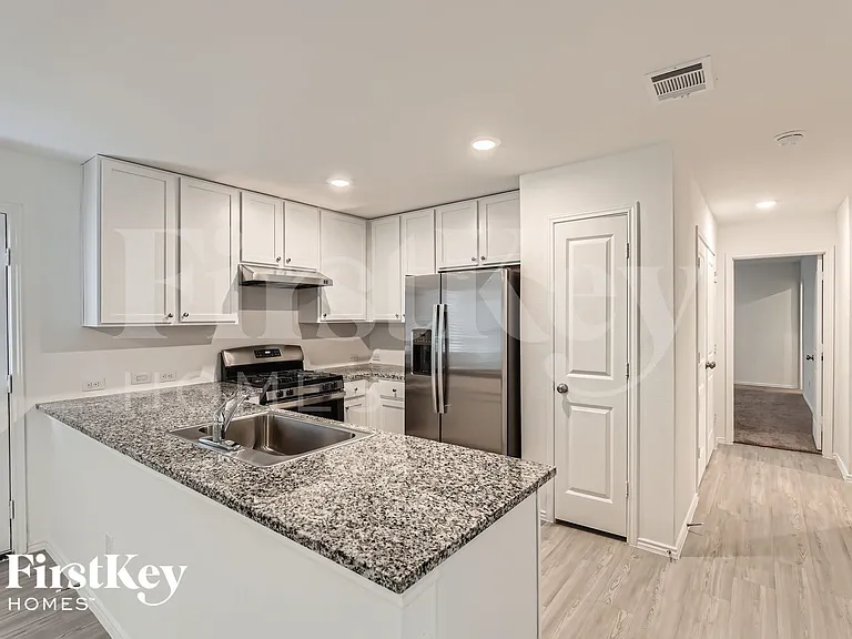 1335 White Willow — Photo 12