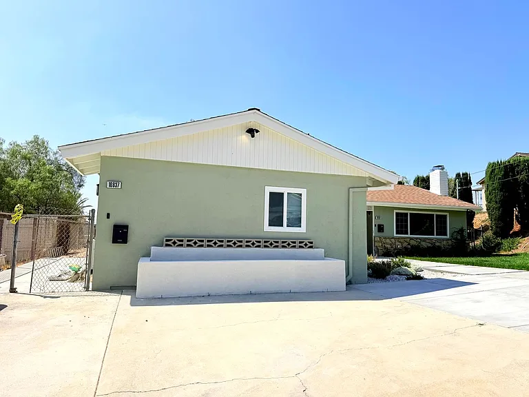 10839 Fellows Avenue — Photo 10