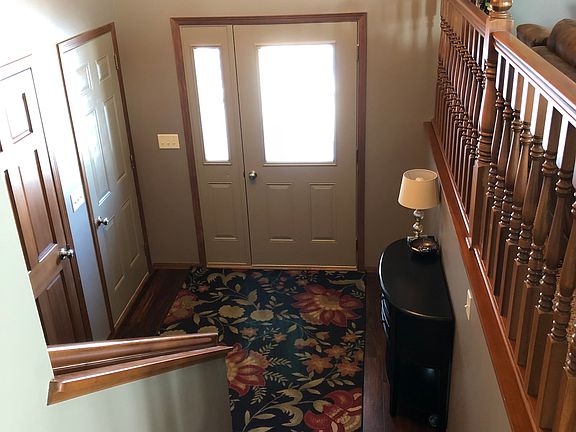3rd image of 1015 Oak Dr NE