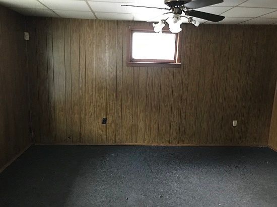 2nd image of 715 Townsend Pl