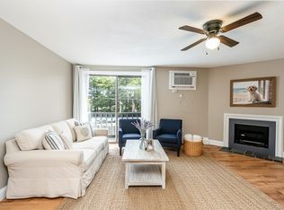 825 W Main St #4, Barnstable, MA 02630