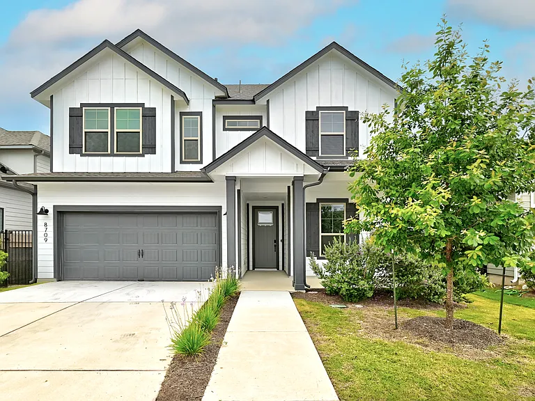 8709 Lullwater Trl — Photo 1