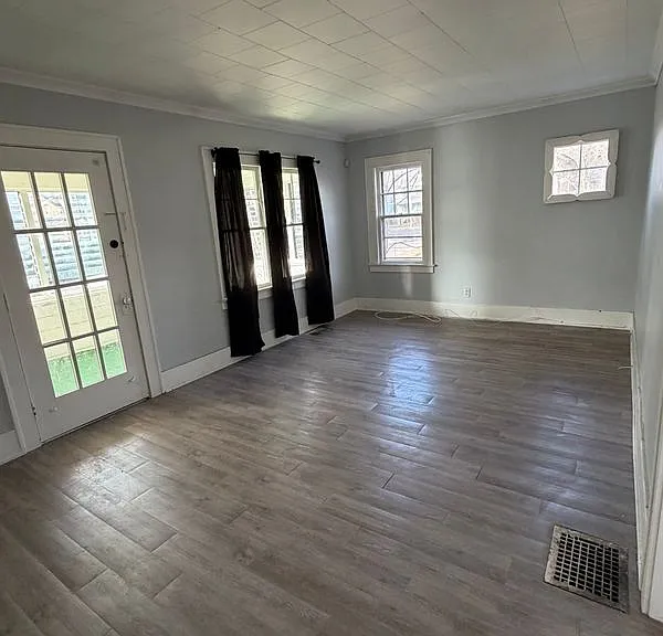 226 Shelter St #DOWNSTAIRS — Photo 4