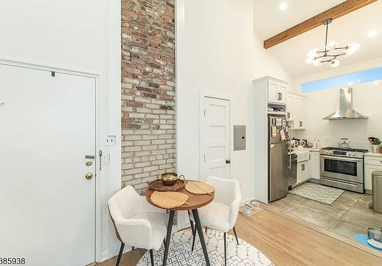 378 Claremont Ave #8 — Photo 12