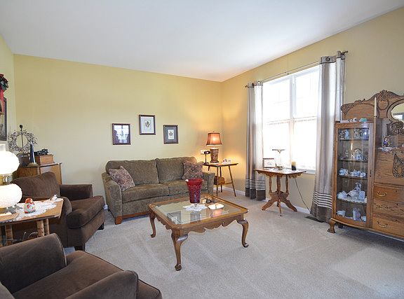 5th image of 406 W Amberside Dr