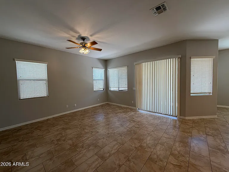 2417 E Iris Dr — Photo 12